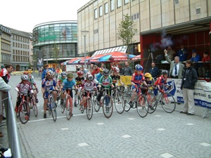 Gelbe Trikots nach Zwickau und Bellheim